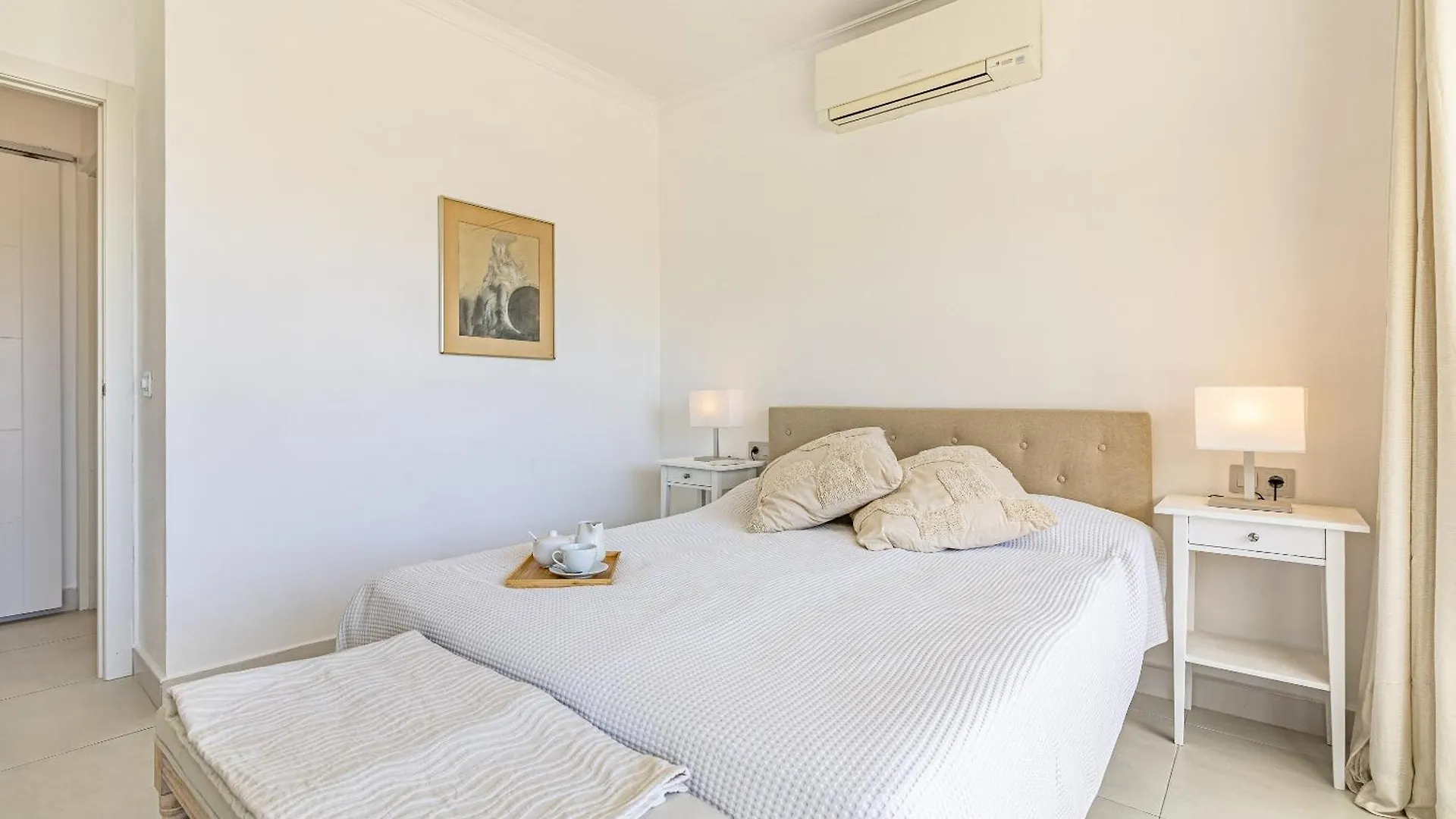 Beachfront Apartment With Sea Views Benalmádena